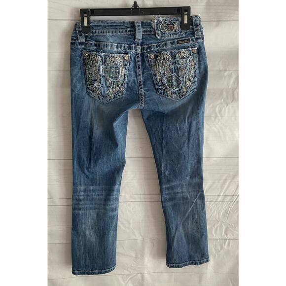 Miss Me Signature Crop Embellished Gems Jeans (27-28”Wx24”L) Style #: JE8664C# - Picture 2 of 10